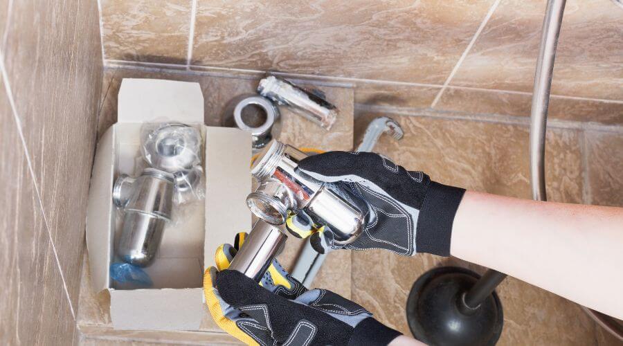 Professional gutter cleaning in Smithville, AR